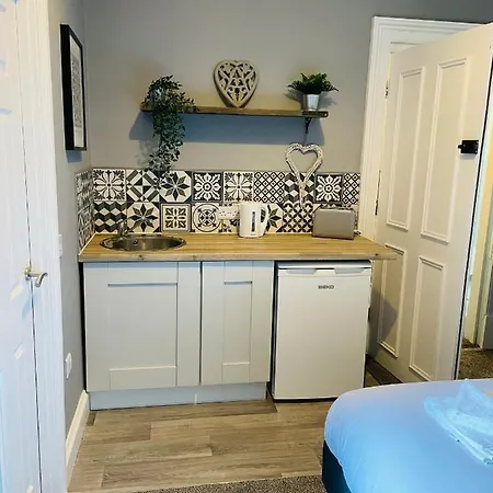 Westbourne Apartment