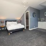 Westbourne 아파트